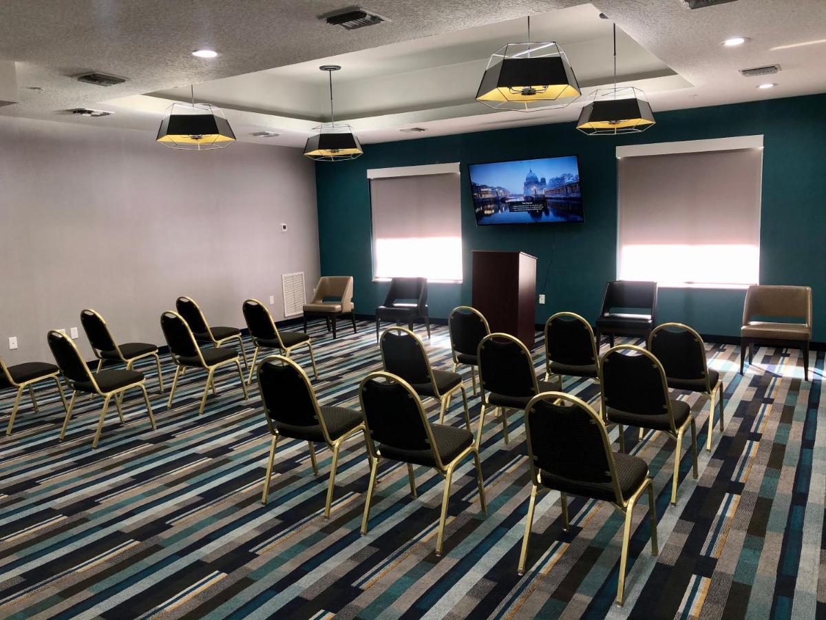 La Quinta By Wyndham Tampa Central Экстерьер фото