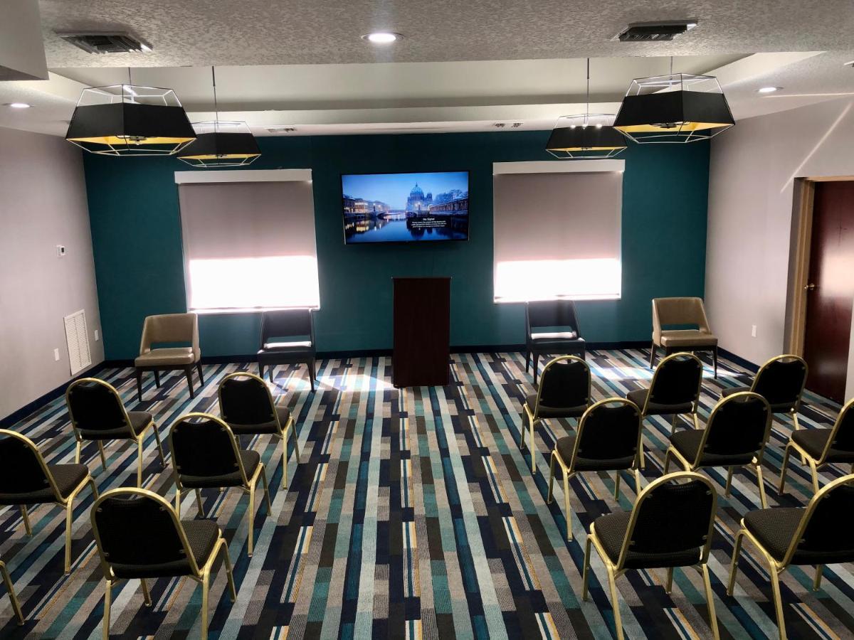 La Quinta By Wyndham Tampa Central Экстерьер фото