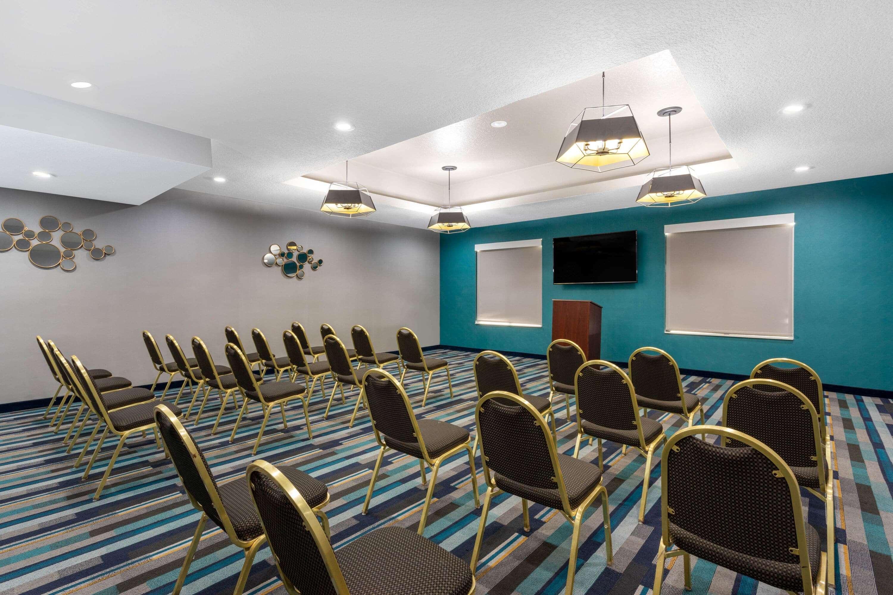La Quinta By Wyndham Tampa Central Экстерьер фото